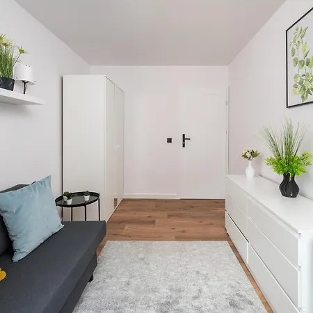 Apartment Metro Ksiecia Janusza Comfort *