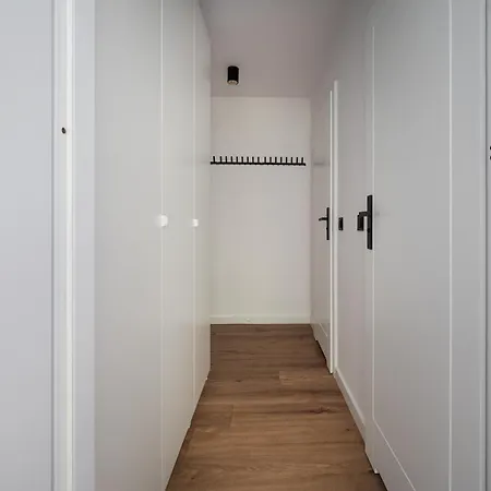 Metro Ksiecia Janusza Comfort Apartment Warsaw