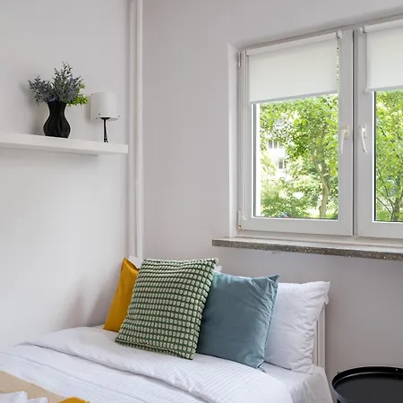 Metro Ksiecia Janusza Comfort Apartment